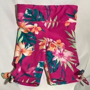 NWOT Old Navy Size 5 XS Girls Active Powersoft Pink Floral Biker Shorts